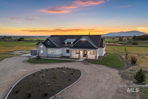 Photo of 3700 Lexington Ln, Emmett, ID 83617 (MLS # 98952454)
