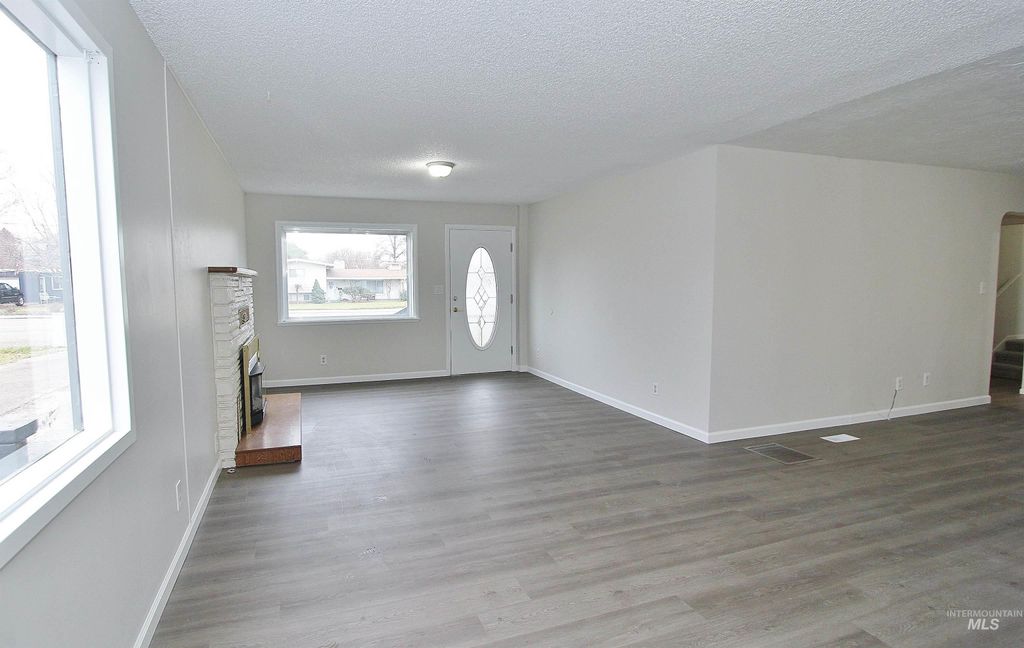 Photo of 446 Lake Lowell Ave, Nampa, ID 83686 (MLS # 98971824)