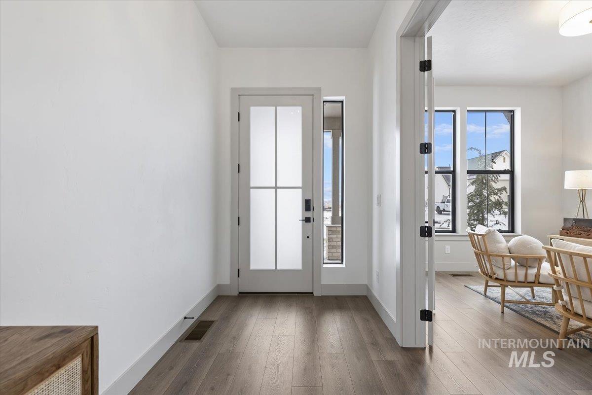 8603 W Happy Day Drive