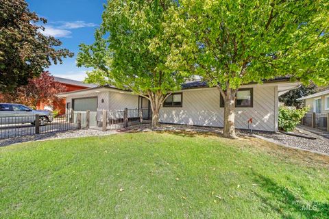 Photo of 790 Academic Drive, Twin Falls, ID 83301 (MLS # 98942087)