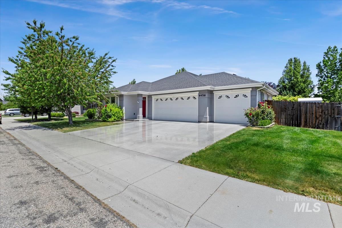 4456 N Weston Ave