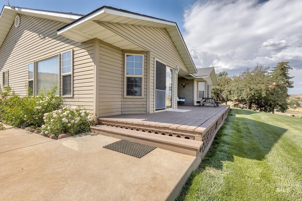 Photo of 1715 Striker Lane, Weiser, ID 83672 (MLS # 98956656)