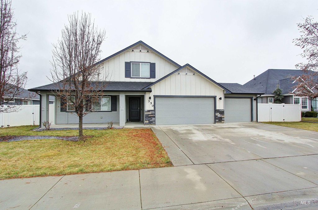 Photo of 350 Syringa Springs Dr, Fruitland, ID 83619 (MLS # 98971541)