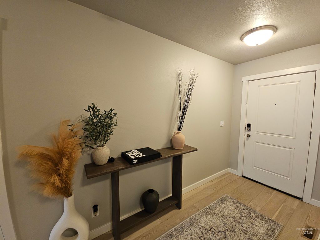 Photo of 350 Syringa Springs Dr, Fruitland, ID 83619 (MLS # 98971541)