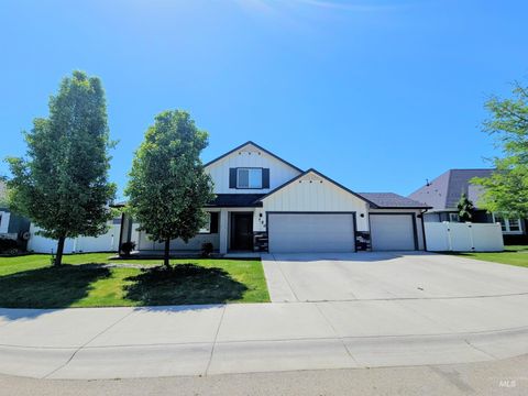 Photo of 350 Syringa Springs Dr, Fruitland, ID 83619 (MLS # 98971541)