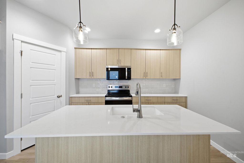 Photo of 6686 W Redwood Creek Dr, Meridian, ID 83646 (MLS # 98979234)