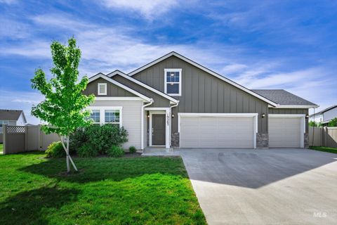 Photo of 19263 Crazy Bear Way, Caldwell, ID 83605 (MLS # 98986401)
