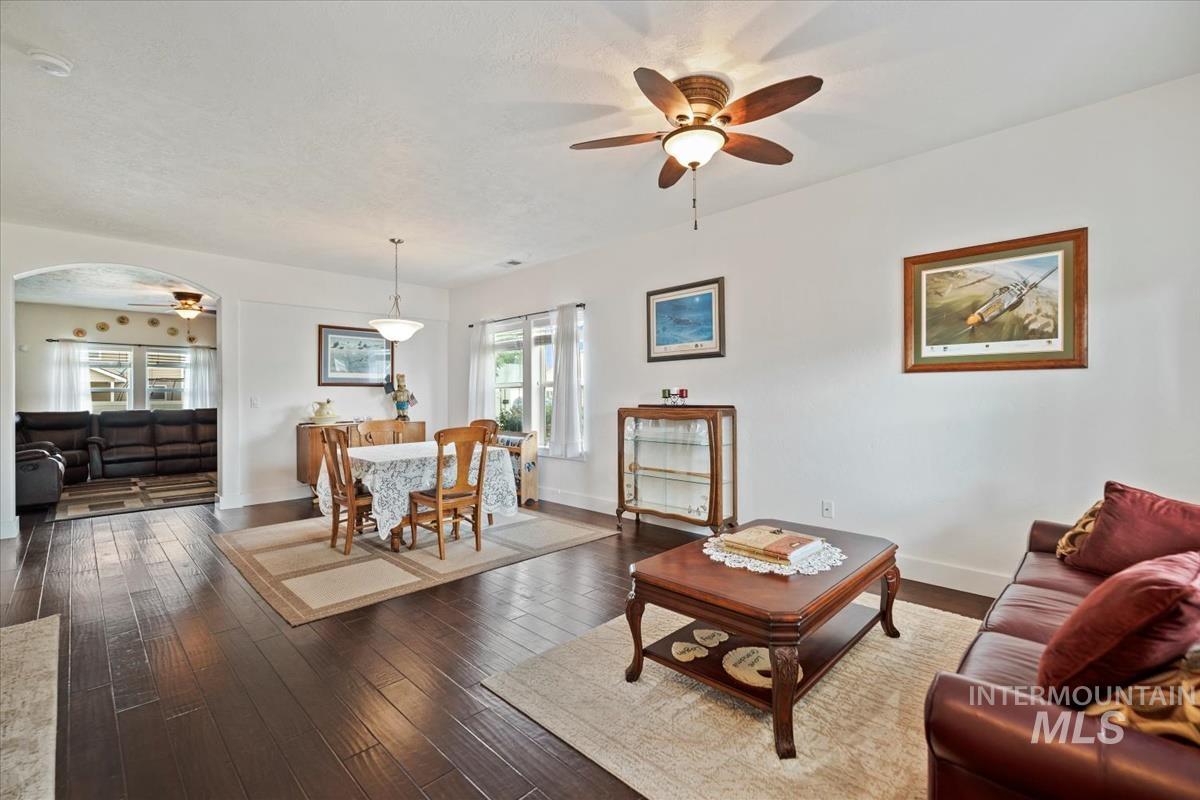 1406 W Crystal Falls Ave