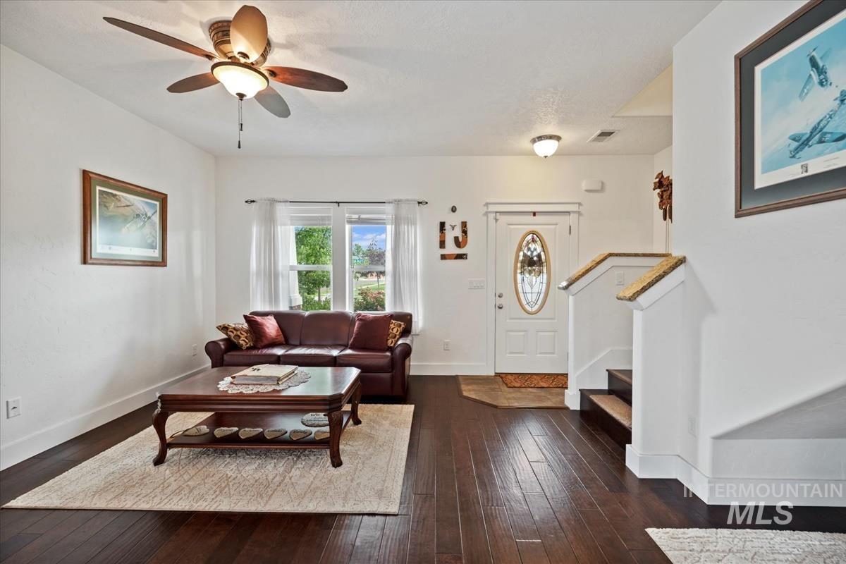 1406 W Crystal Falls Ave