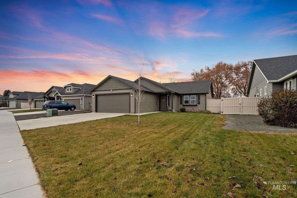 Photo of 4702 Kalispell Way, Caldwell, ID 83607 (MLS # 98969777)