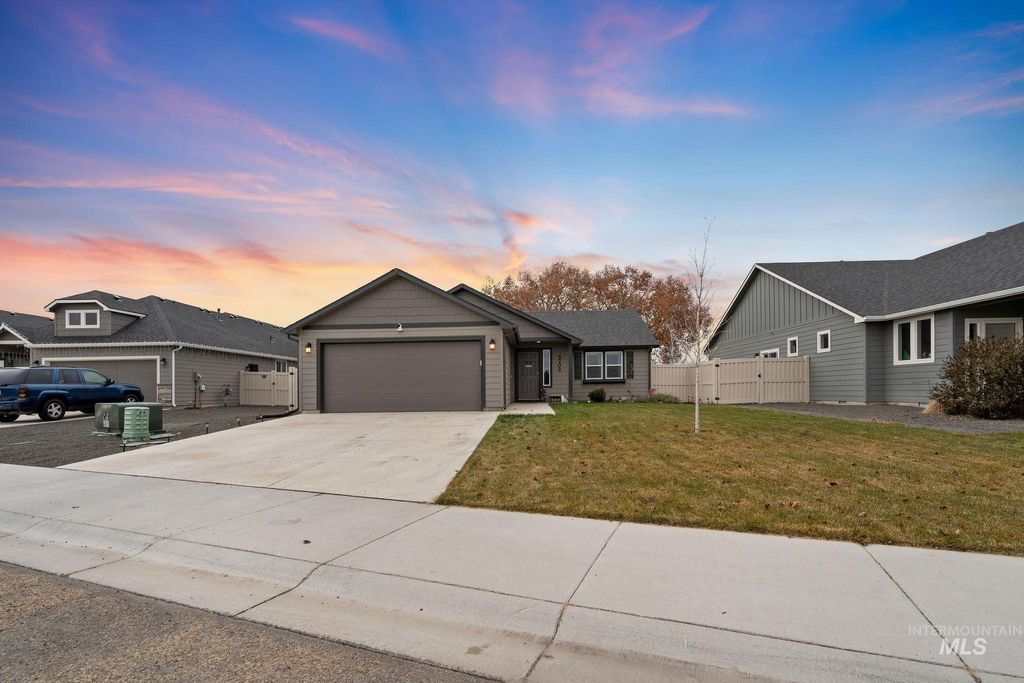 Photo of 4702 Kalispell Way, Caldwell, ID 83607 (MLS # 98969777)