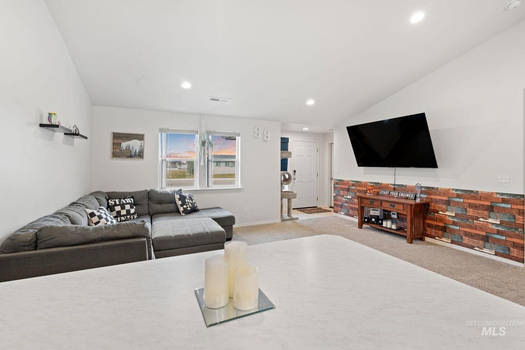 Photo of 4702 Kalispell Way, Caldwell, ID 83607 (MLS # 98969777)