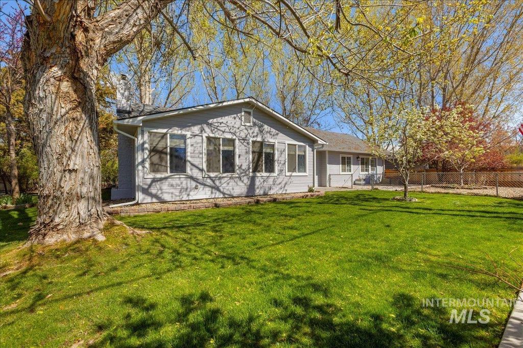 Photo of 3002 Frozen Dog Rd, Emmett, ID 83617 (MLS # 98980948)