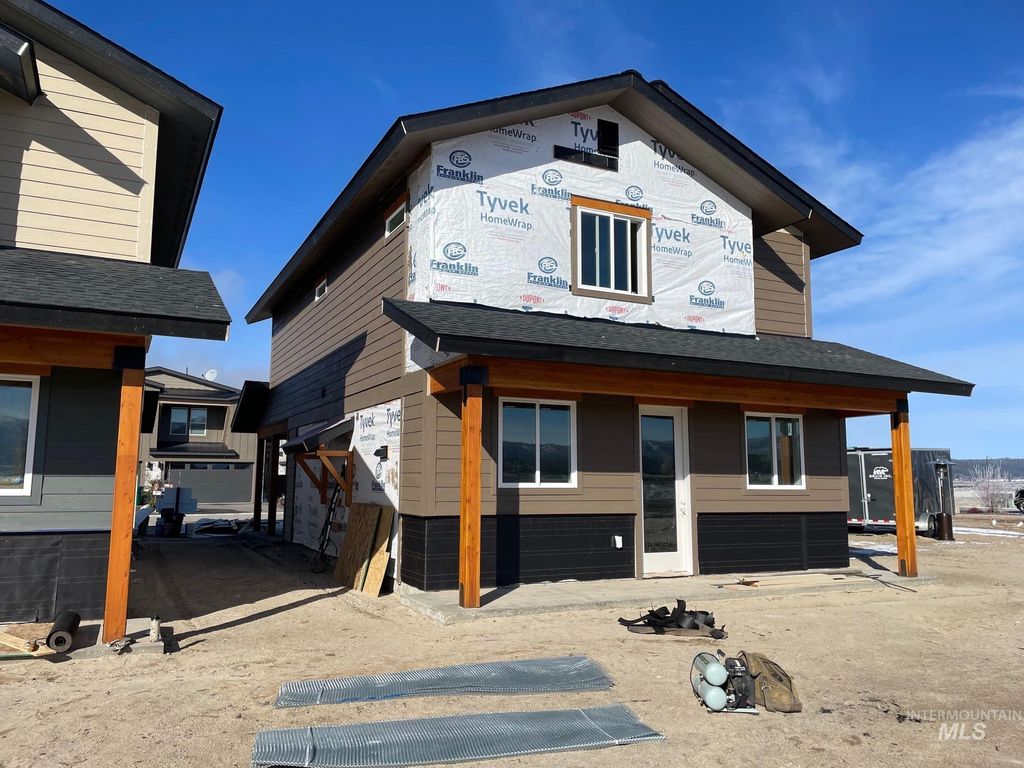 Photo of 12 North Creek Way, Cascade, ID 83611 (MLS # 98966823)