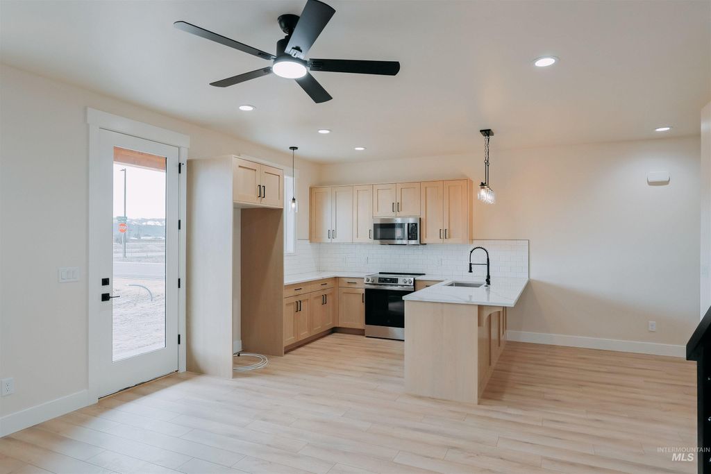 Photo of 12 North Creek Way, Cascade, ID 83611 (MLS # 98966823)