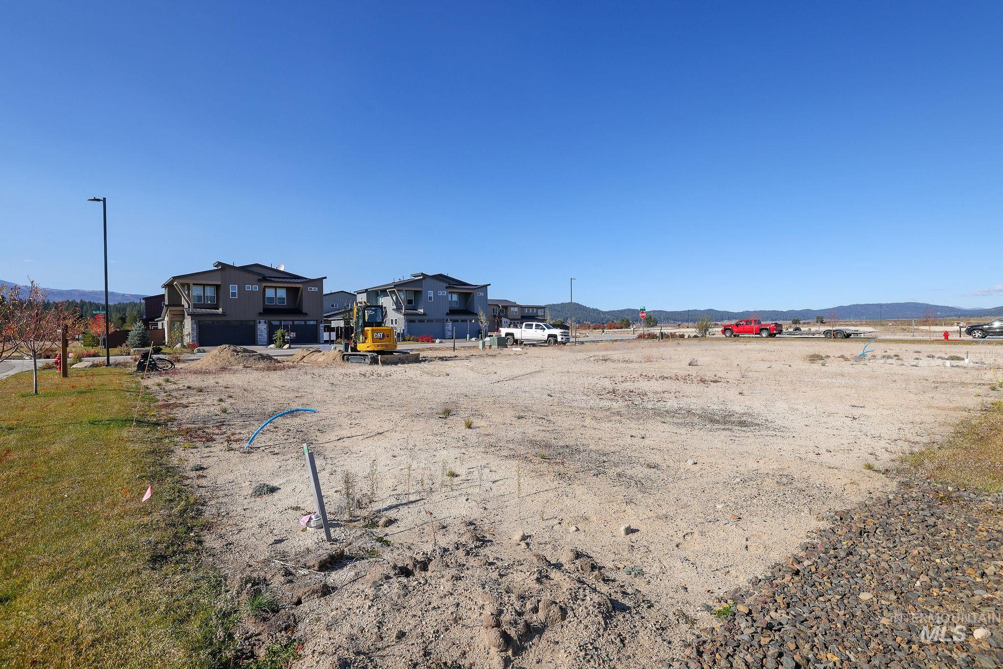 View of yard with a mountain view