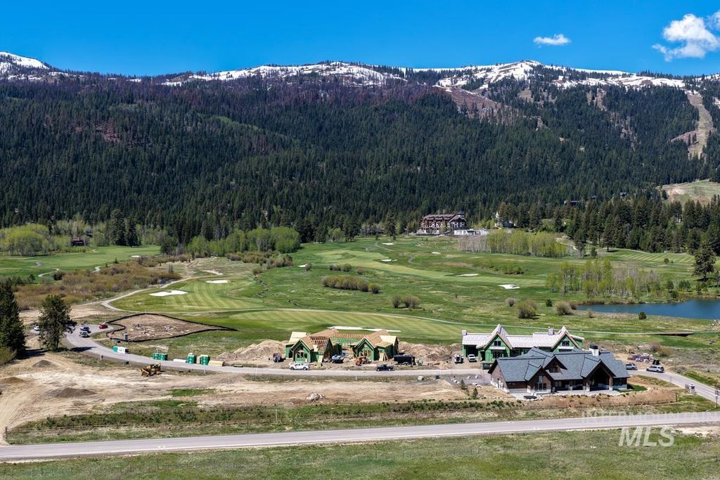 Photo of 8 Osprey Meadow Court, Donnelly, ID 83615 (MLS # 98988639)