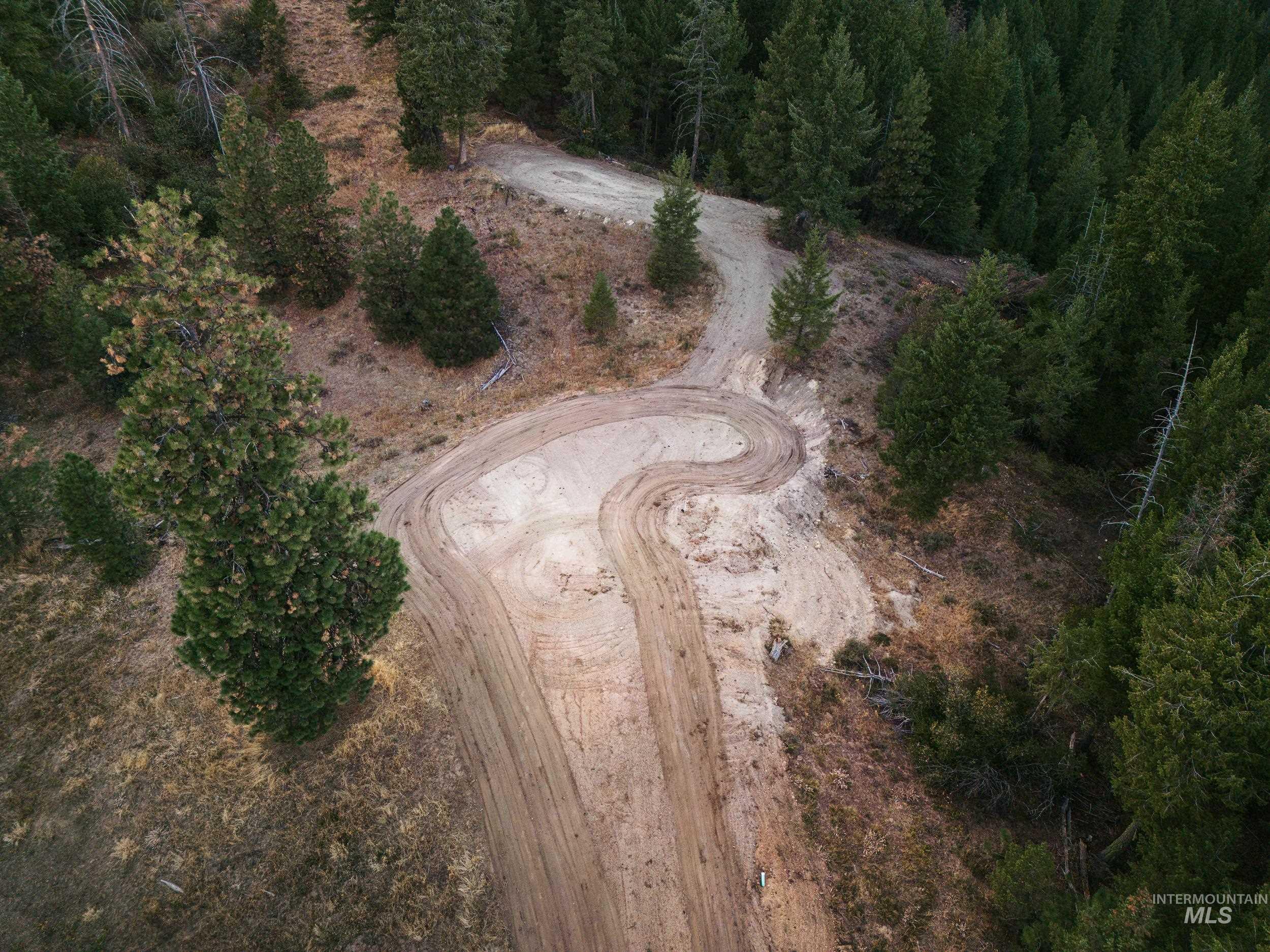 Aerial view of property and surrounding area