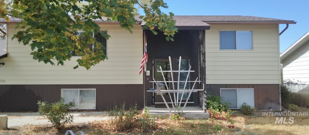 Photo of 501 South Edith Street, Shoshone, ID 83352 (MLS # 98963579)