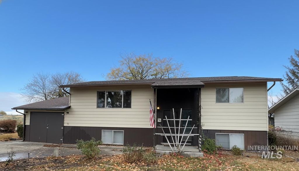 Photo of 501 South Edith Street, Shoshone, ID 83352 (MLS # 98963579)