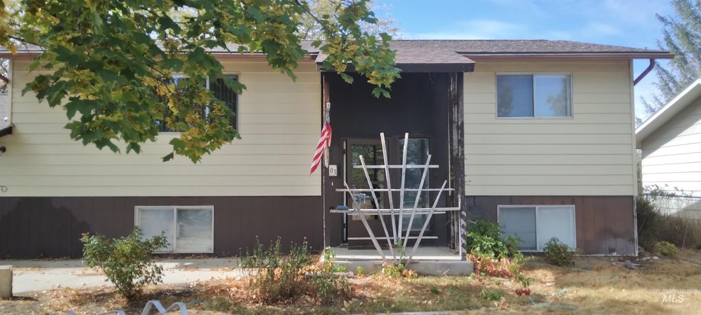 Photo of 501 South Edith Street, Shoshone, ID 83352 (MLS # 98963579)