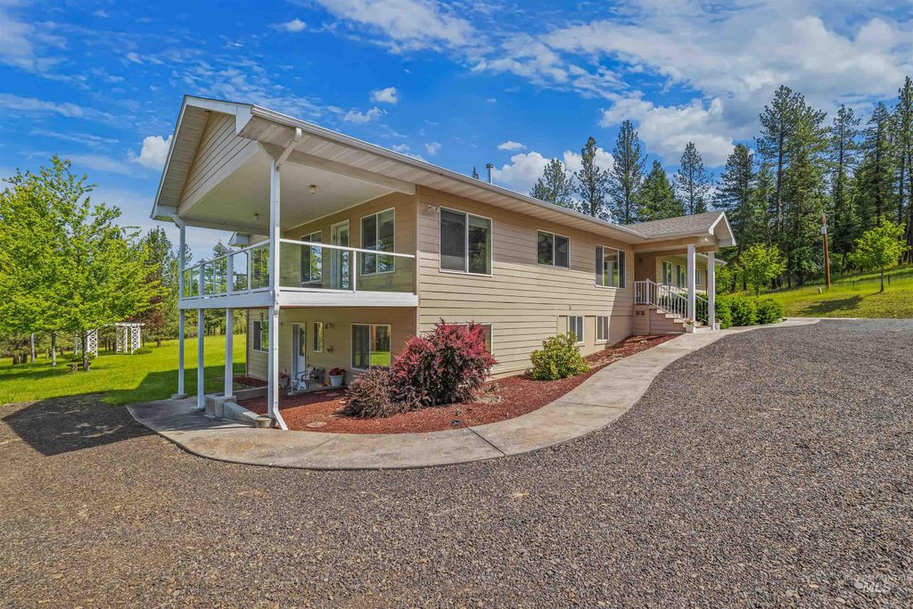 Photo of 743 Creek RD, Clearwater, ID 83552 (MLS # 98988909)