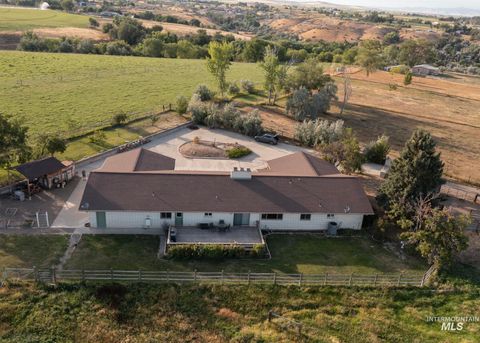 Photo of 4371 N Grand View Lane, Ontario, OR 97914 (MLS # 98975023)