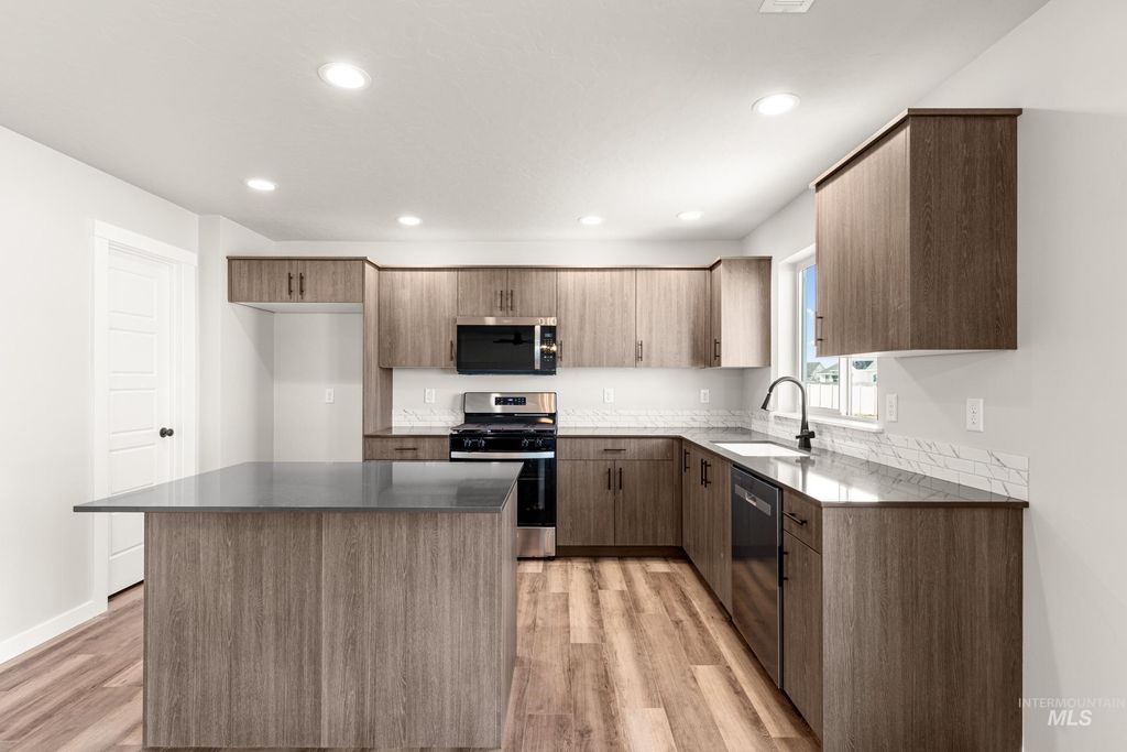 Photo of 17635 N Boone Peak Ave, Nampa, ID 83687 (MLS # 98976265)