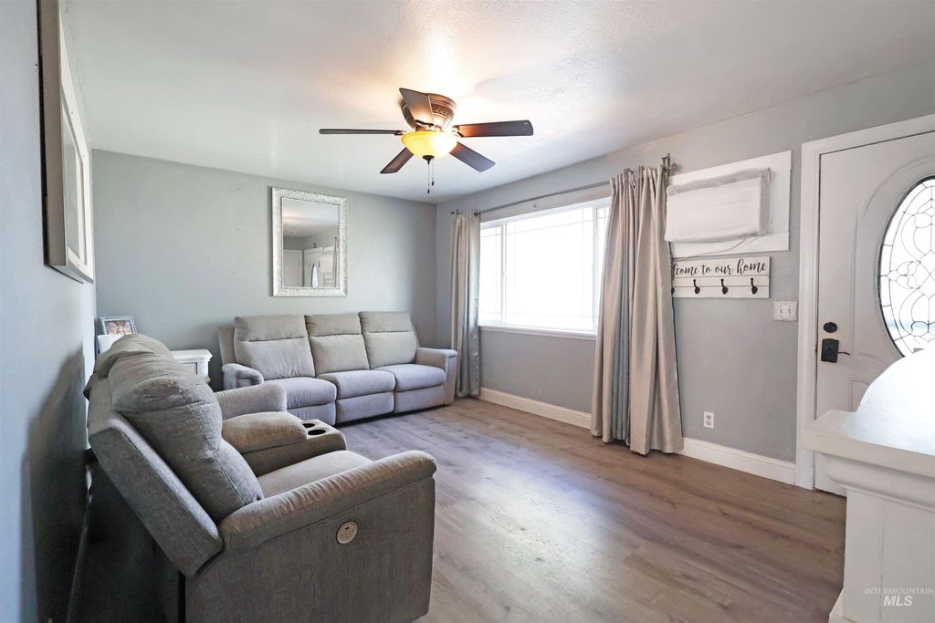 Photo of 412 Linden St, Rupert, ID 83350 (MLS # 98982389)