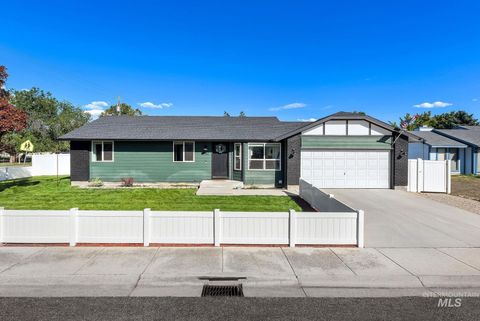 Photo of 1182 N Iris Ave, Boise, ID 83704 (MLS # 98889541)