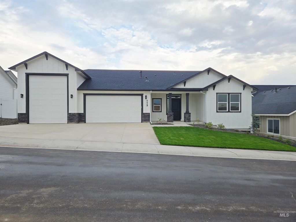Photo of 775 Pinehurst St, Payette, ID 83661 (MLS # 98962351)