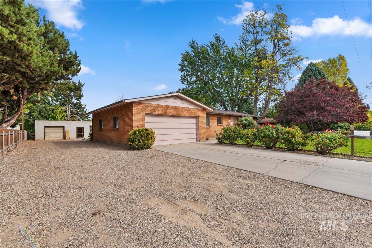 4828 W Kootenai Street