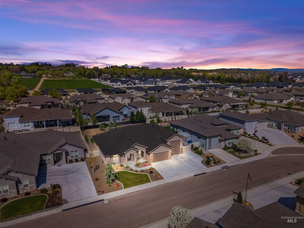 Photo of 12480 W Superior St, Star, ID 83669 (MLS # 98981281)