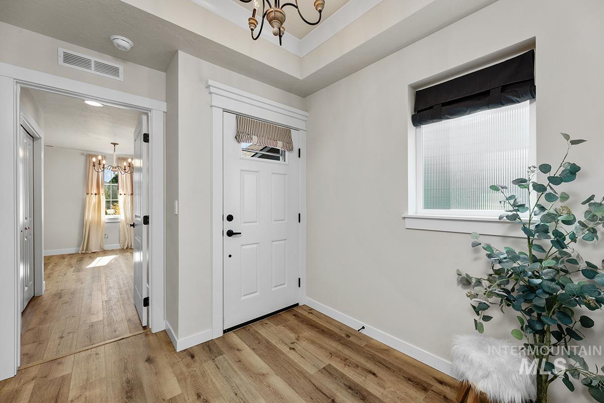 122 W Hyndman Drive