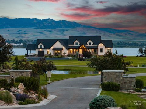 281 Lakeshore Dr American Falls ID 83211