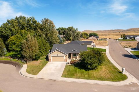 Photo of 150 N Sierra Cir, Payette, ID 83661 (MLS # 98962113)