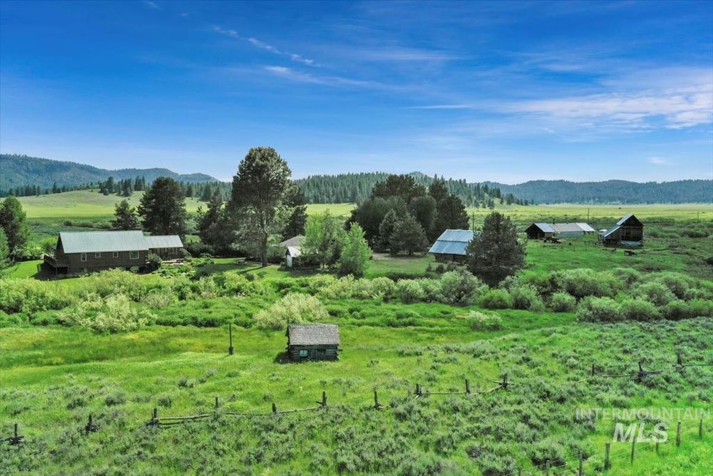 Photo of 798 High Valley Rd, High Valley, ID 83611 (MLS # 98971432)