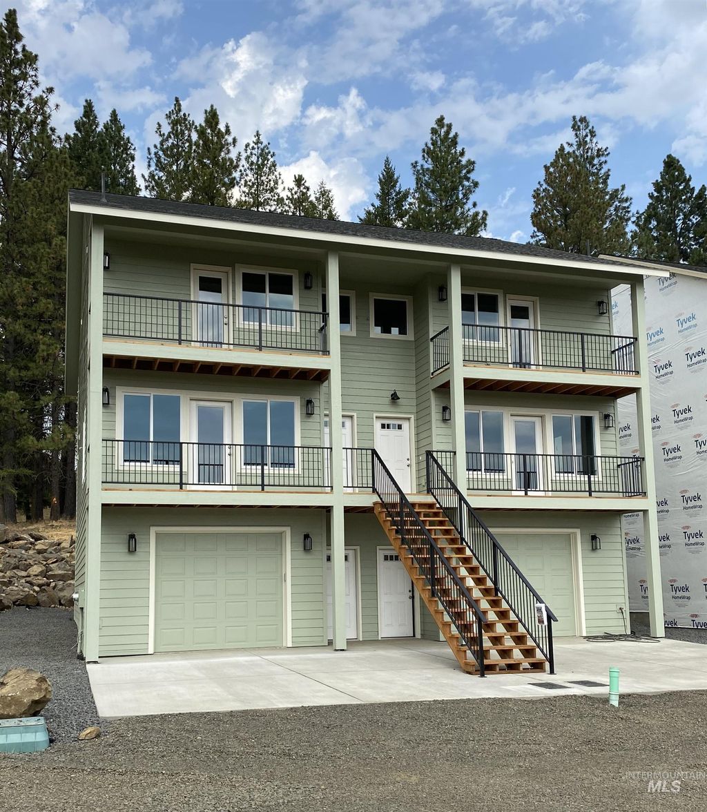 Photo of 102 Highline Lane, Potlatch, ID 83855 (MLS # 98935864)