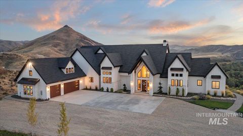 Photo of 8011 Westridge Ln, Emmett, ID 83617 (MLS # 98962826)