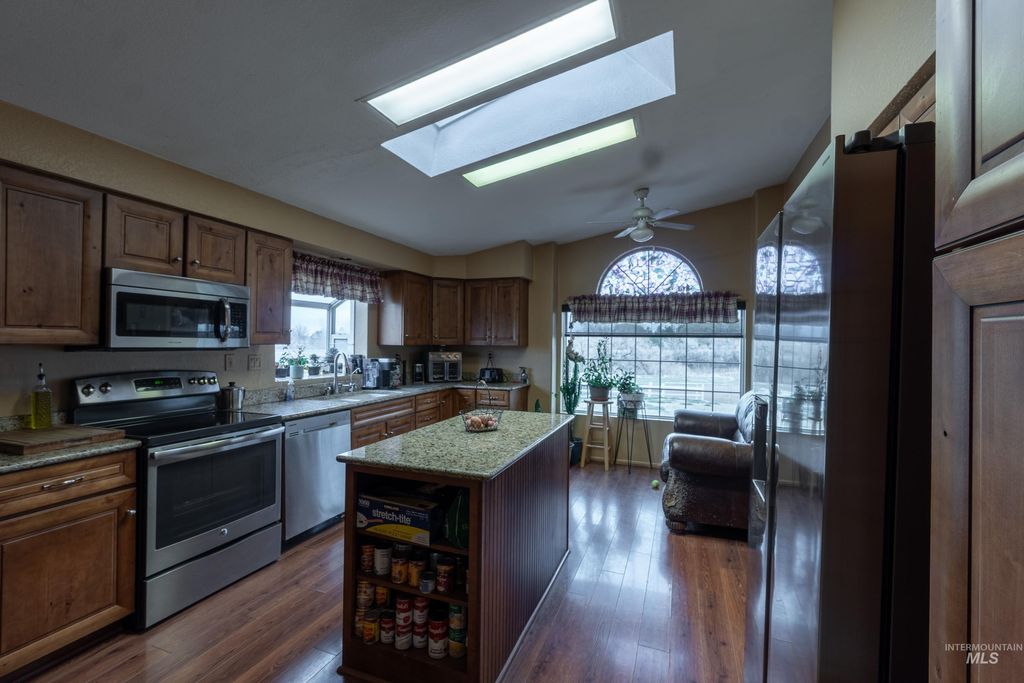 Photo of 2110 E 3950 N, Filer, ID 83328 (MLS # 98978284)