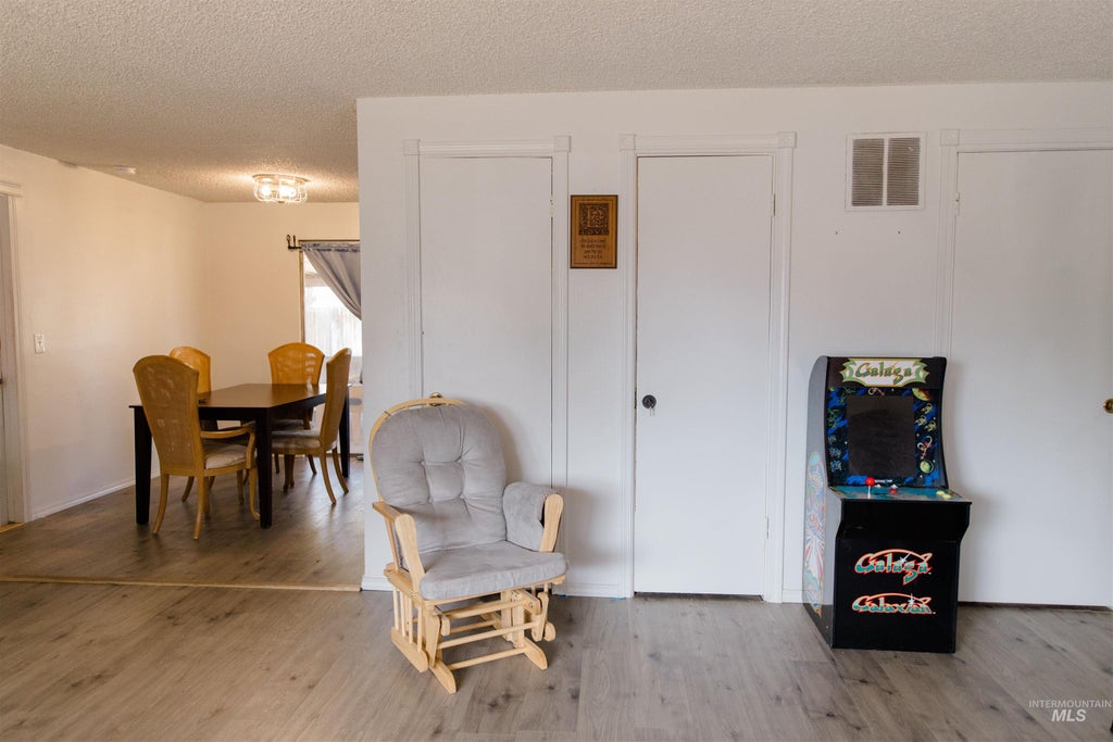 Photo of 1230 E 17 N, Mountain Home, ID 83647 (MLS # 98998599)