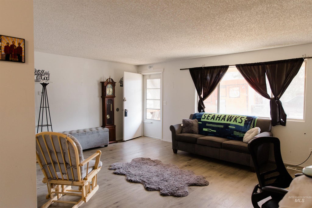 Photo of 1230 E 17 N, Mountain Home, ID 83647 (MLS # 98998599)