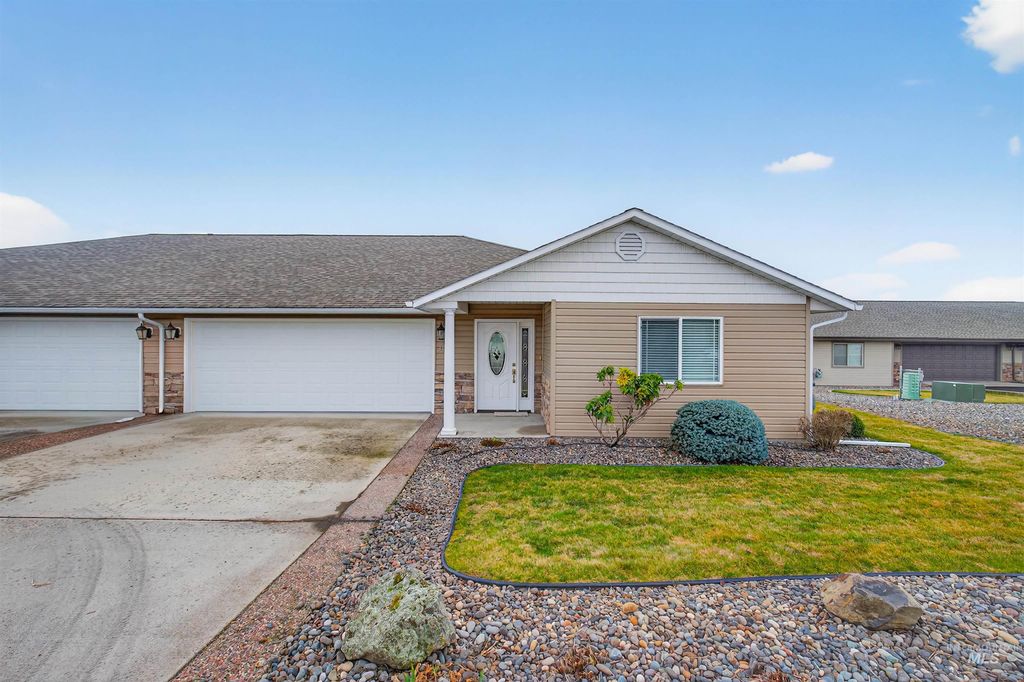 Photo of 3524 10th Street, Lewiston, ID 83501 (MLS # 98975218)
