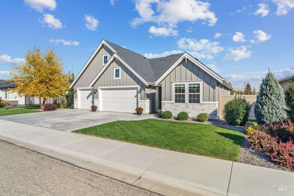 Photo of 1796 N Hurtsville Avenue, Kuna, ID 83634 (MLS # 98964898)