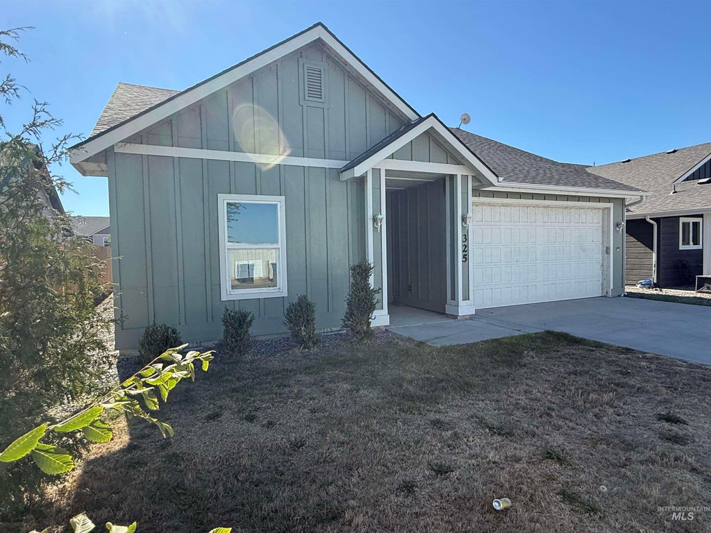 Photo of 325 W Nevada Ave, Homedale, ID 83628 (MLS # 99004610)