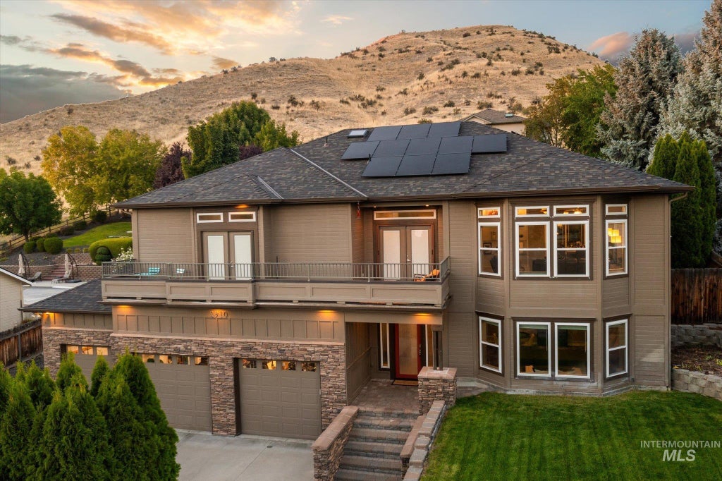 Photo of 4910 W Outlook Ave, Boise, ID 83703 (MLS # 99001113)