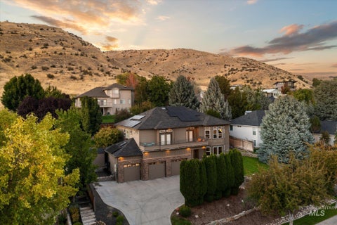 Photo of 4910 W Outlook Ave, Boise, ID 83703 (MLS # 99001113)
