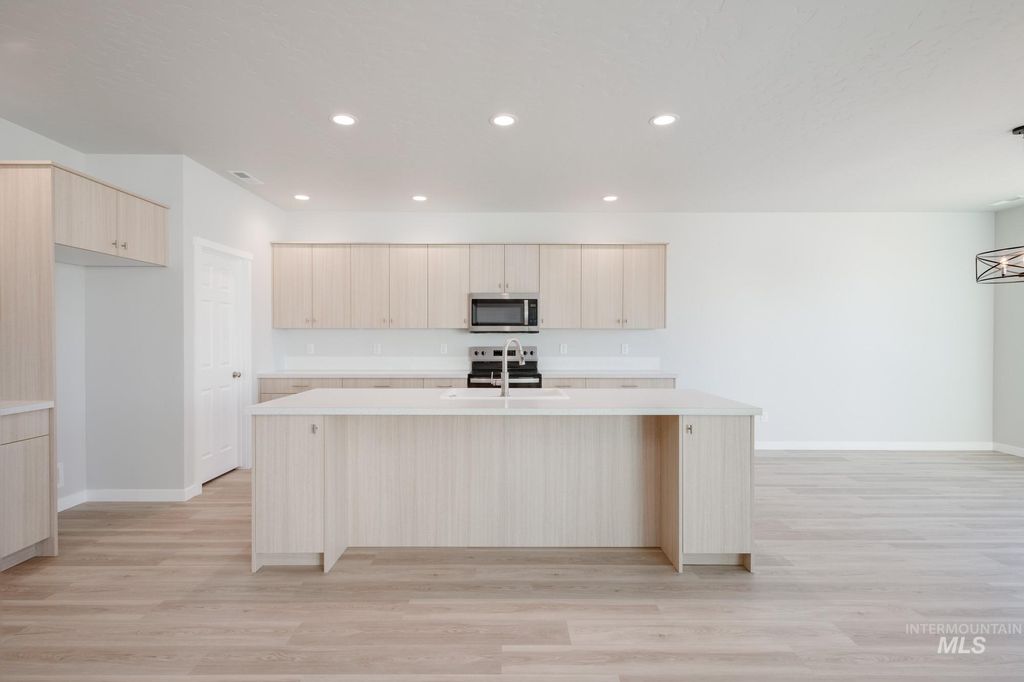 Photo of 3885 E White Plains St, Nampa, ID 83686 (MLS # 98986298)