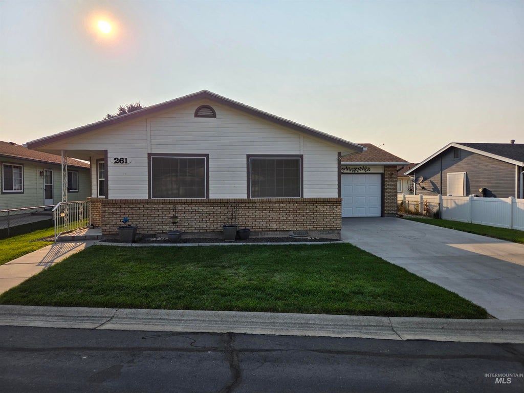 Photo of 1100 Burnett #261 DR, Nampa, ID 83651 (MLS # 98996884)