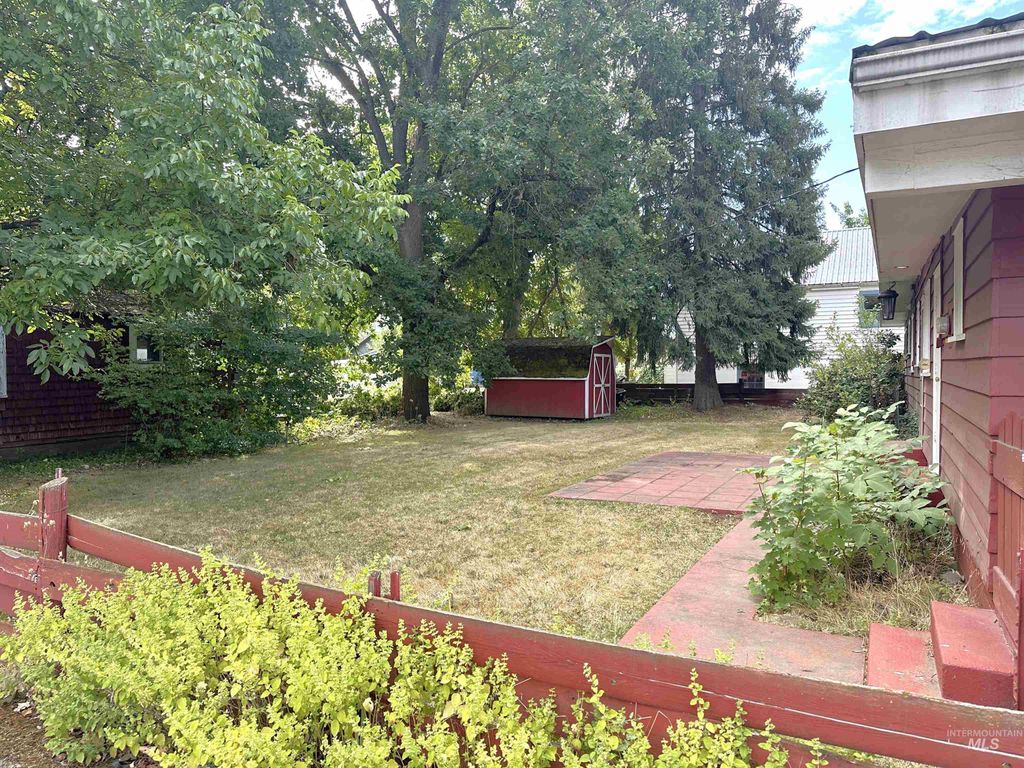 Photo of 701 Main St #&amp; 511 7th St, Kamiah, ID 83536 (MLS # 98974091)